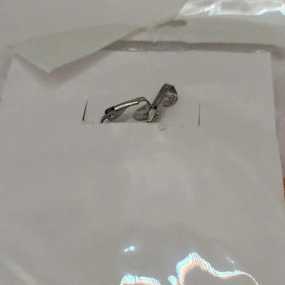 Bundle of three orange earrings - 2 NWT Earrings Bold & Beautiful Dangle acrylic - Picture 8 of 9